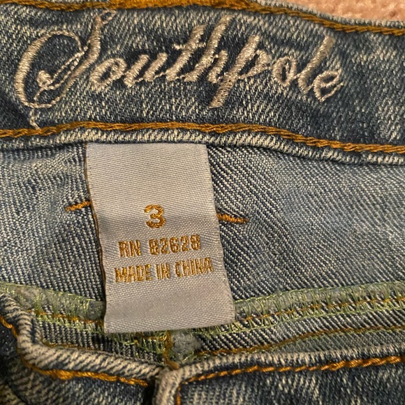 Vintage Southpole Jean Capris - Picture 6 of 7